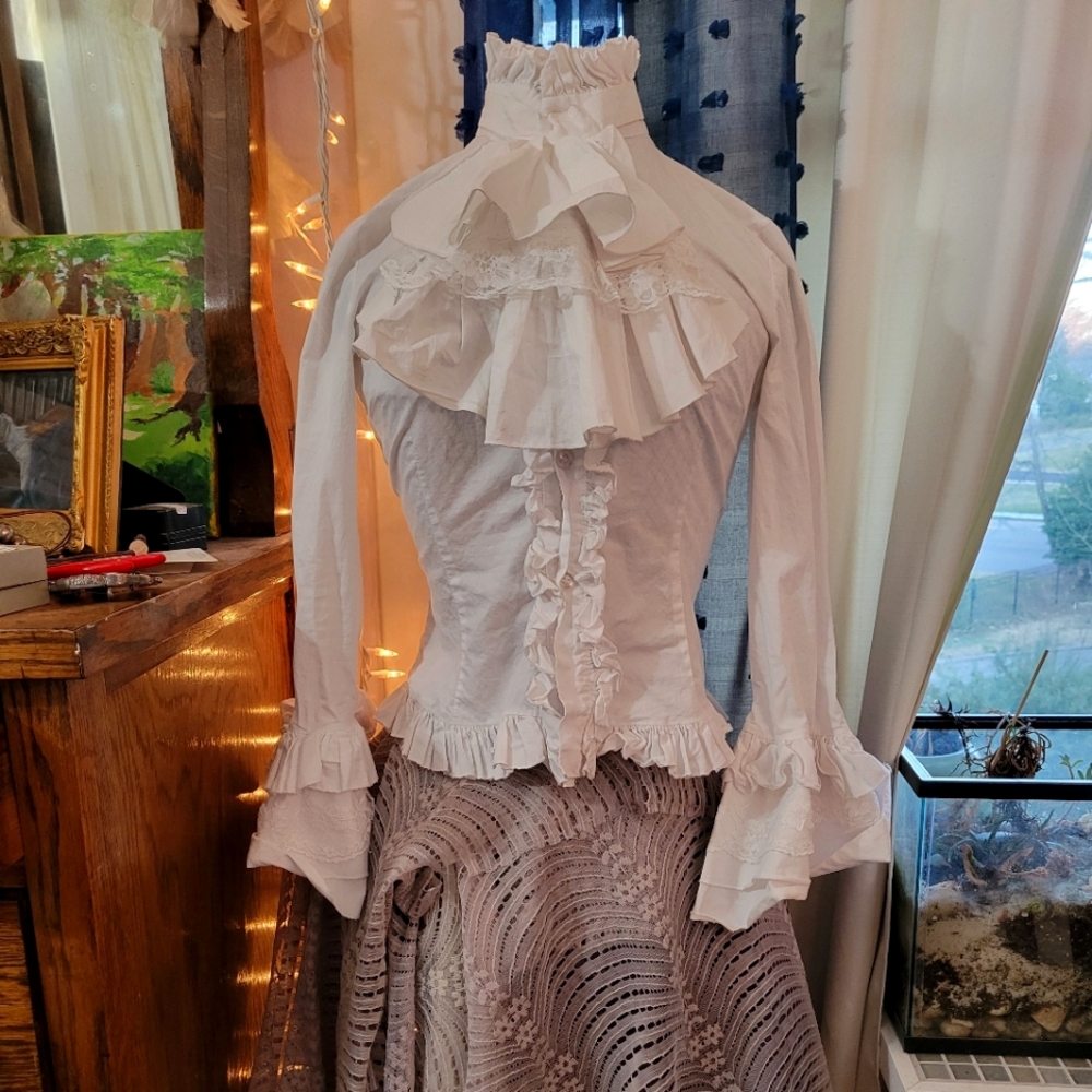 White Ruffled Women's Top STEAMPUNK GOTHIC LOLITA COSPLAY VICTORIAN CORSET